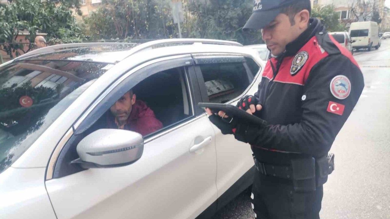 Polisten okul servis araçları ve çevrelerinde denetim