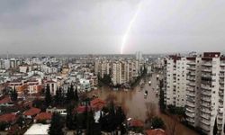 Sel sularına teslim olan Antalya’da hayat felç oldu