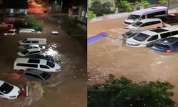 Antalya sele teslim oldu... Araçlar sel sularına gömüldü