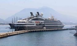 Fransız bayraklı 214 yolcu taşıyan gemi Alanya’ya geldi