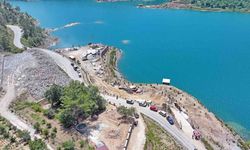 Alanya’da mutlak koruma alanındaki ruhsatsız 34 çardak ve betonarme inşaat yıkıldı