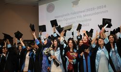 Akdeniz Üniversitesi’nde 199 hemşire mezun oldu