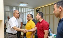Başkan Özçelik, belediye personeli ile bayramlaştı