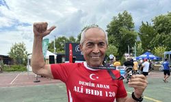 ’Demir Adam’ lakaplı 75 yaşındaki Ali Bıdı, Triatlon Türkiye Kupası’nda ikinci oldu