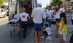 Otomobil, yola fırlayan turist çocuğa çarptı
