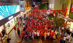 Alanya’da 30 Ağustos Zafer Bayramı fener alayıyla kutlandı