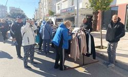 Soğuk havada tezgah açan esnaf turistlerden nasibini aldı