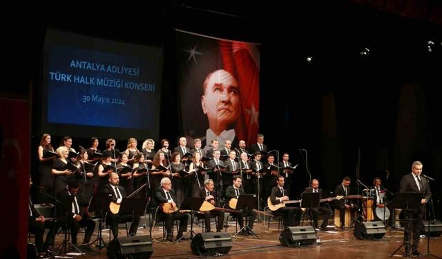 Antalya Adliyesi Türk Halk Müziği Korosu’ndan unutulmaz konser