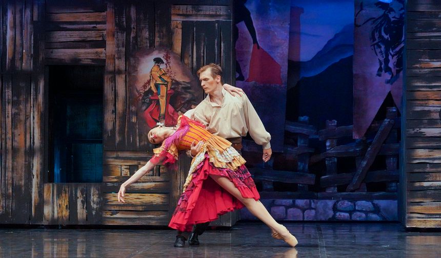‘CARMEN’ İLE KASIMDA AŞK BAŞKADIR