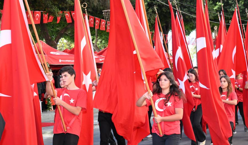 Antalya’da Cumhuriyet'in 101. yılı coşkuyla kutlanıyor